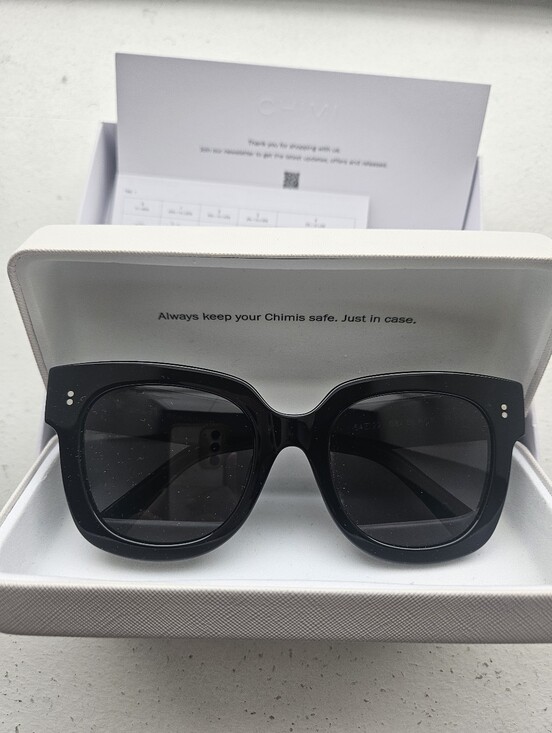 Chimi Accessories - 🕶️ CHIMI 08 Black Sunglasses | Designed in Stockholm | Full Set w/ Case & Box